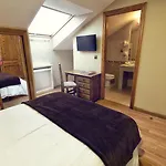 Santa Cruz Hotel Onís