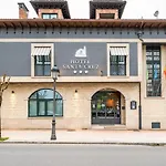 Hotel Santa Cruz 3*