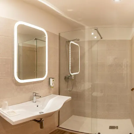 Hotel Santa Cruz 3*
