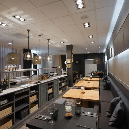 Santa Cruz فندق Onís