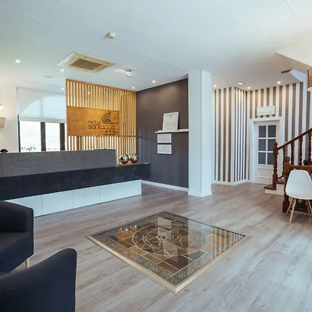 فندق Santa Cruz Onís