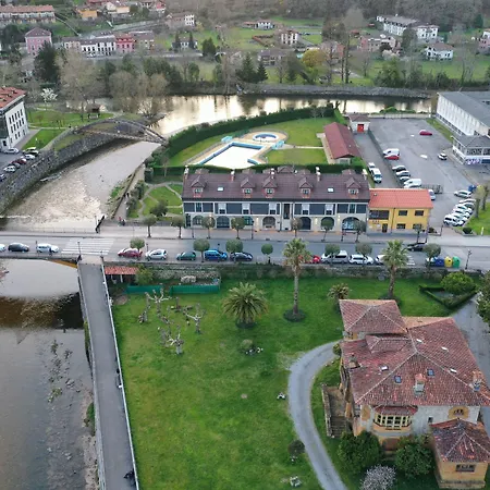 Santa Cruz فندق Onís