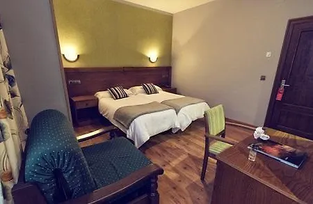 Santa Cruz 3*