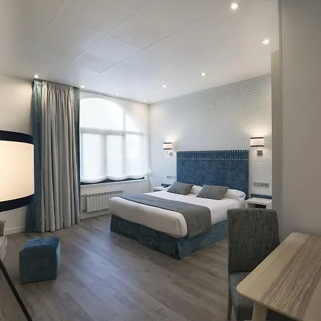 فندق Santa Cruz 3*